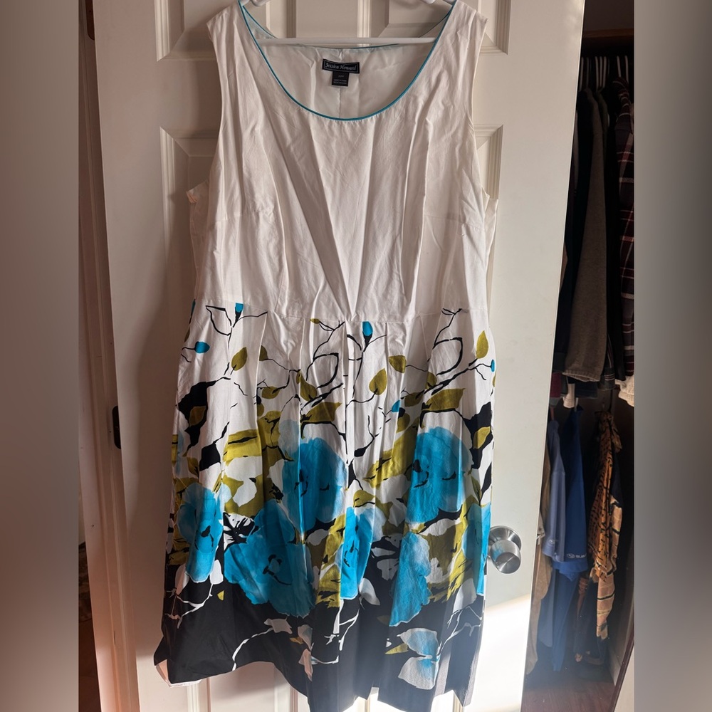 Jessica Howard Blue and White Floral Midi Dress